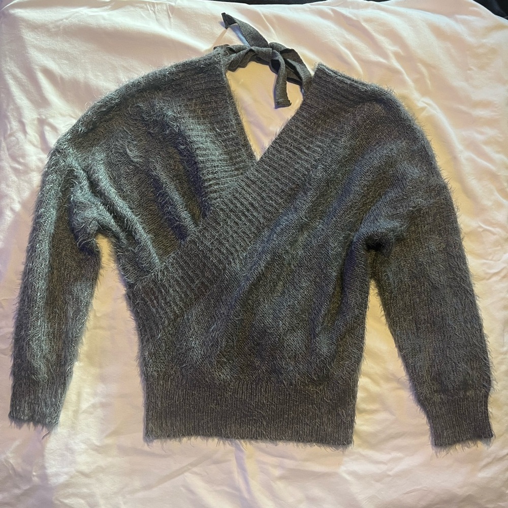 Fashion On Earth Small Gray V-Neck Women's Sweater